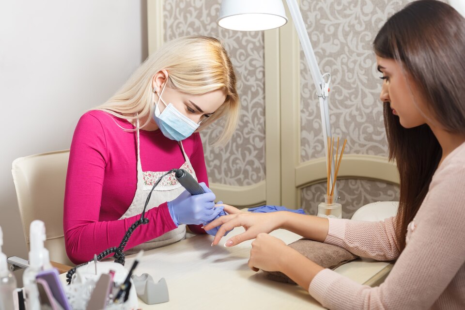 İnönü Manikürcü